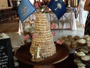 North and South happily joined in full Kransekake glory.